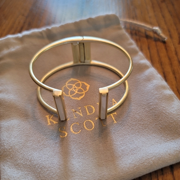 Kendra Scott Gold Lucy Mother of Pearl Bracelet - Picture 5 of 5